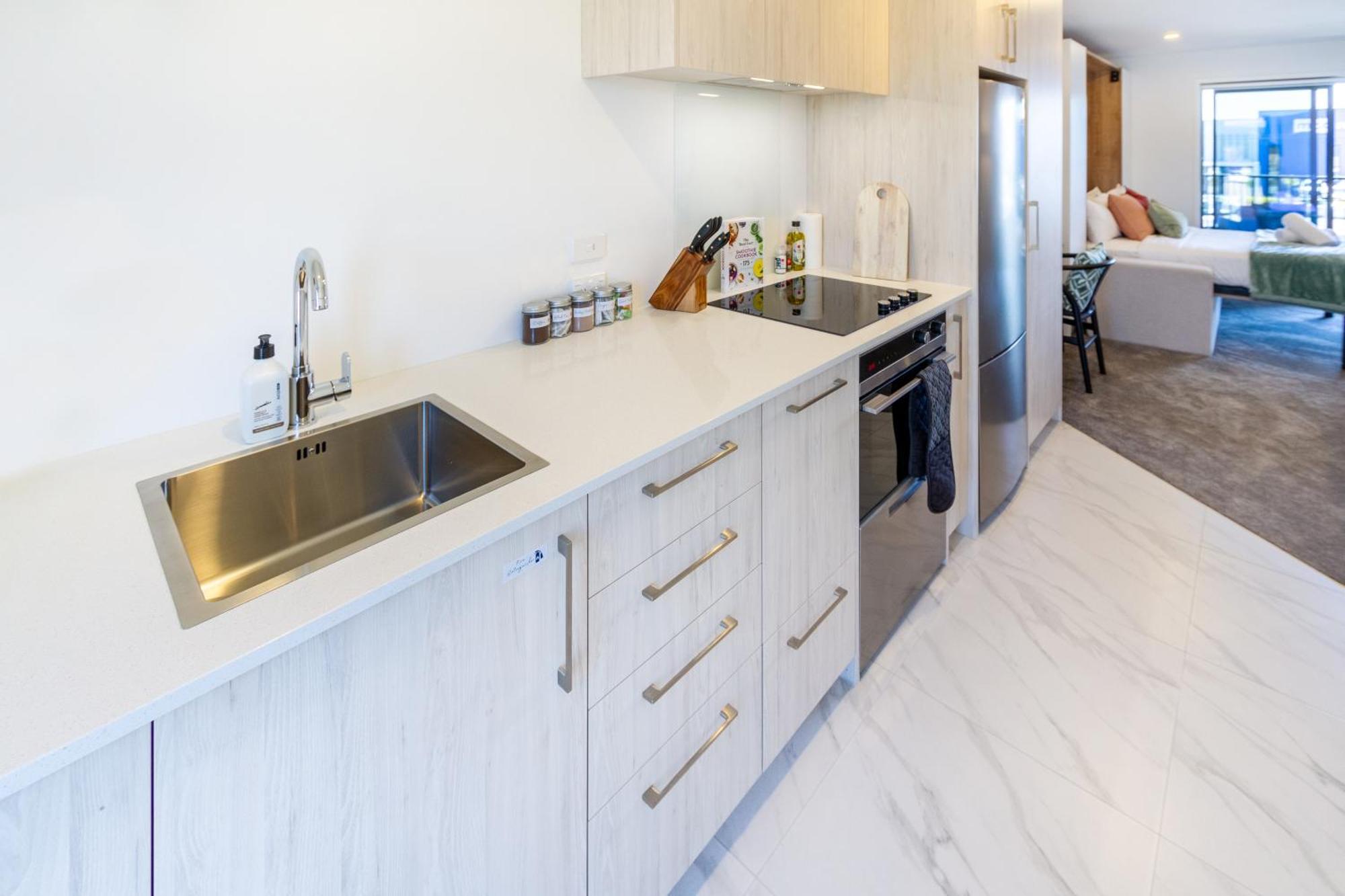 City Living: Upper Studio Haven On Wilmer Christchurch Exteriör bild