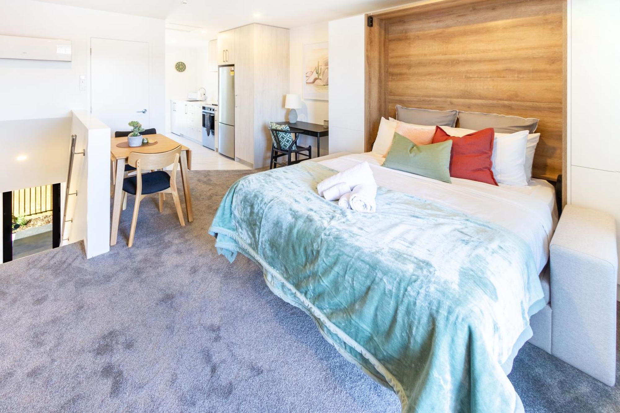 City Living: Upper Studio Haven On Wilmer Christchurch Exteriör bild