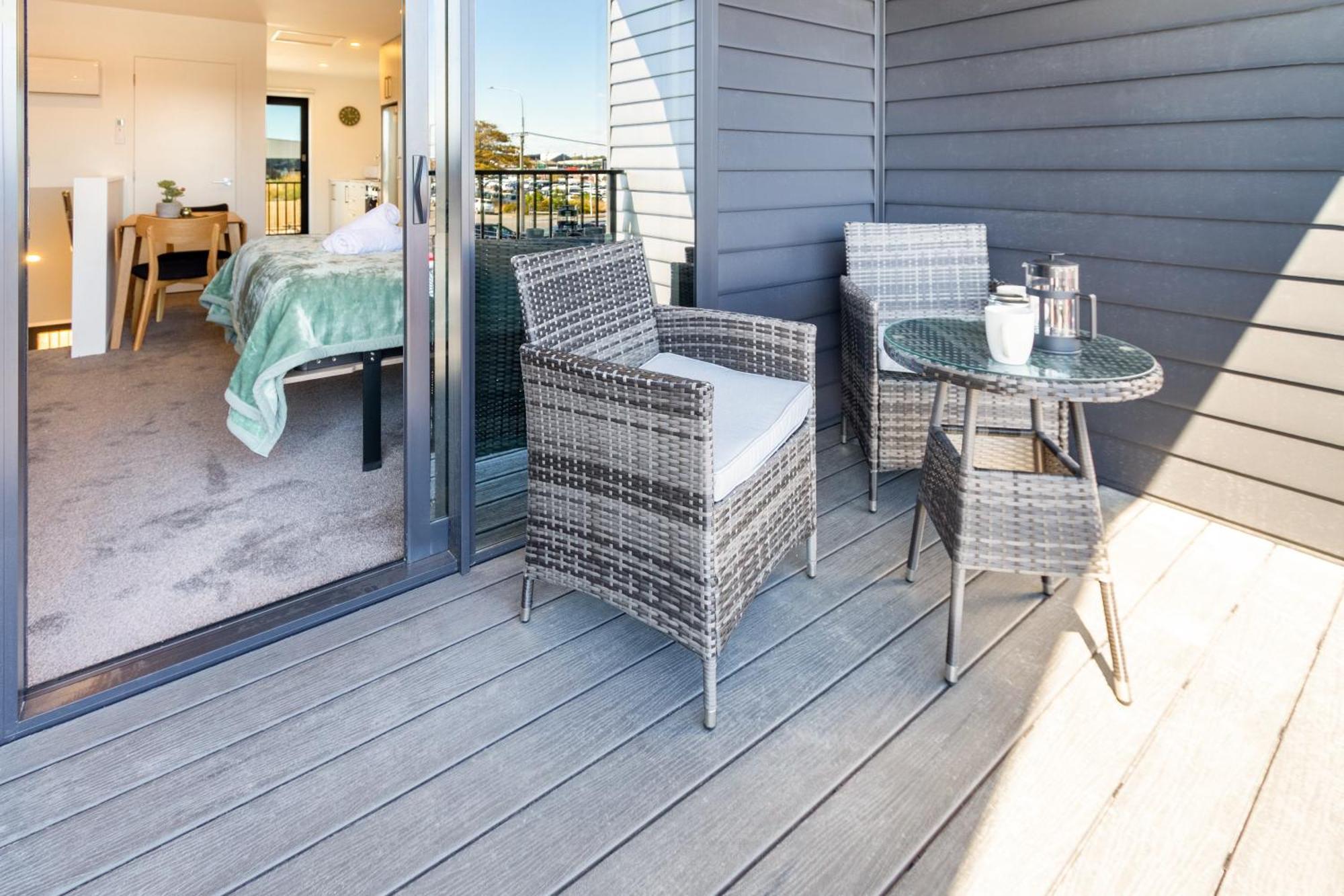 City Living: Upper Studio Haven On Wilmer Christchurch Exteriör bild